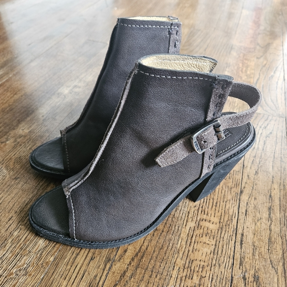 Frye Izzy Aritsan Peep Roe Mule Size 9b